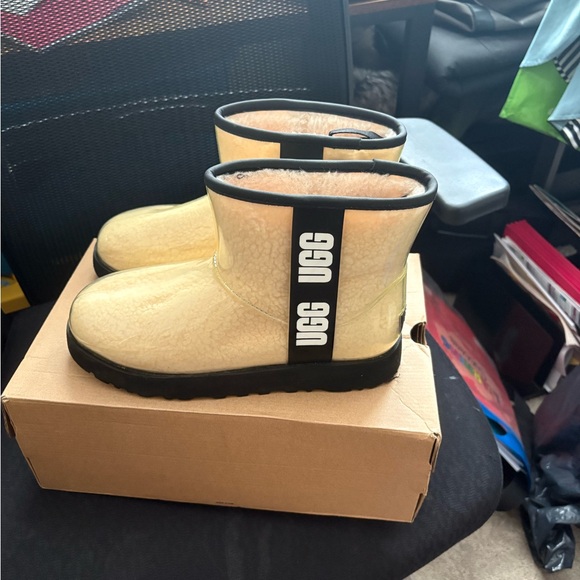 UGG Cream and Black Ankle Boots - Picture 1 of 6